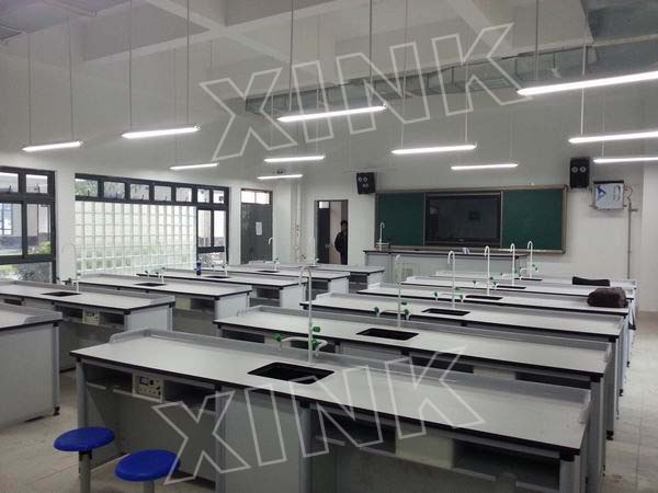 <a href='http://www.01vr.cn/chanpin/53-1.html' target='1' style='font-size:18px; font-weight:bold; color:#000000;'>科學(xué)實驗室</a>