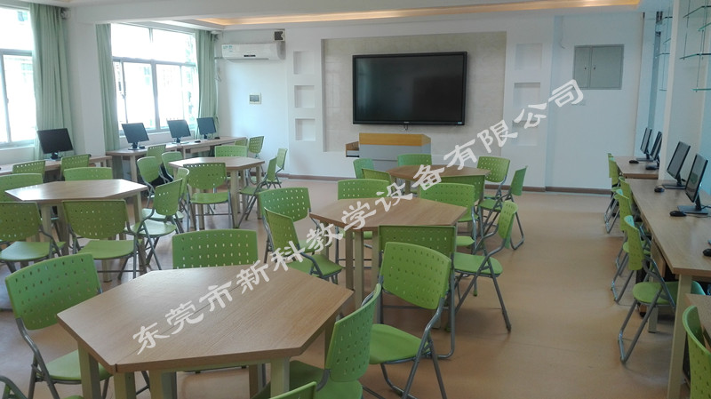 <a href='http://www.01vr.cn' target='1' style='font-size:14px; font-weight:bold; color:#0080ff;'>創(chuàng)客實(shí)驗(yàn)室</a>