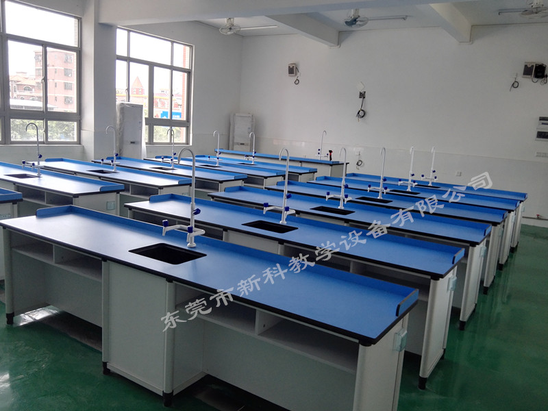 <a href='http://www.01vr.cn/chanpin/53-1.html' target='1' style='font-size:18px; font-weight:bold; color:#000000;'>科學(xué)實(shí)驗(yàn)室</a>