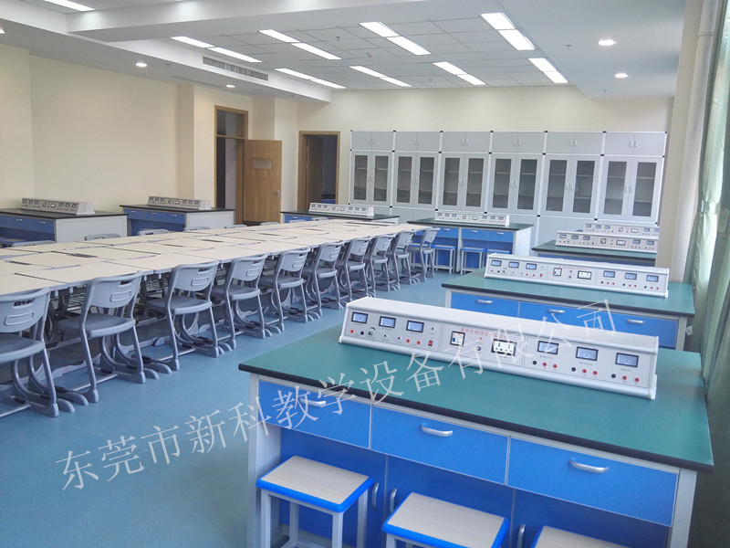 <a href='http://www.01vr.cn/' target='1' style='font-size:14px; font-weight:bold; color:#0080ff;'>物理實(shí)驗(yàn)室</a>教室