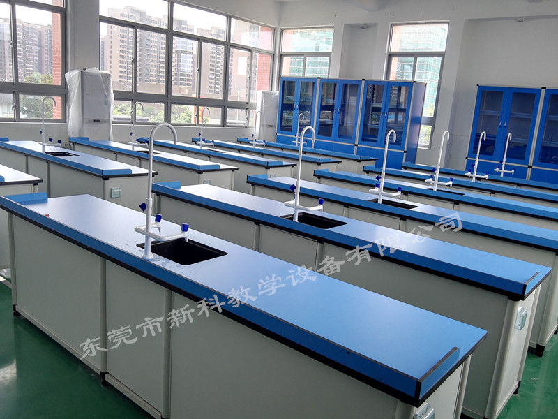 <a href='http://www.01vr.cn/chanpin/53-1.html' target='1' style='font-size:18px; font-weight:bold; color:#000000;'>科學(xué)實(shí)驗(yàn)室</a>廠家