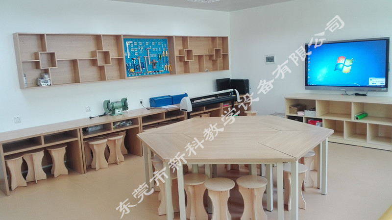 <a href='http://www.01vr.cn' target='1' style='font-size:14px; font-weight:bold; color:#0080ff;'>創(chuàng)客實驗室</a>