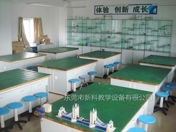 <a href='http://www.01vr.cn/chanpinyiji/37-1.html' target='1' style='font-size:18px; font-weight:bold; color:#ff0000;'>通用技術(shù)實驗室設(shè)備</a>