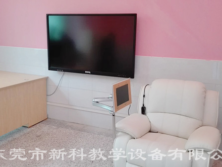 <a href='http://www.01vr.cn' target='1' style='font-size:14px; font-weight:bold; color:#0080ff;'>心理咨詢室</a>布置